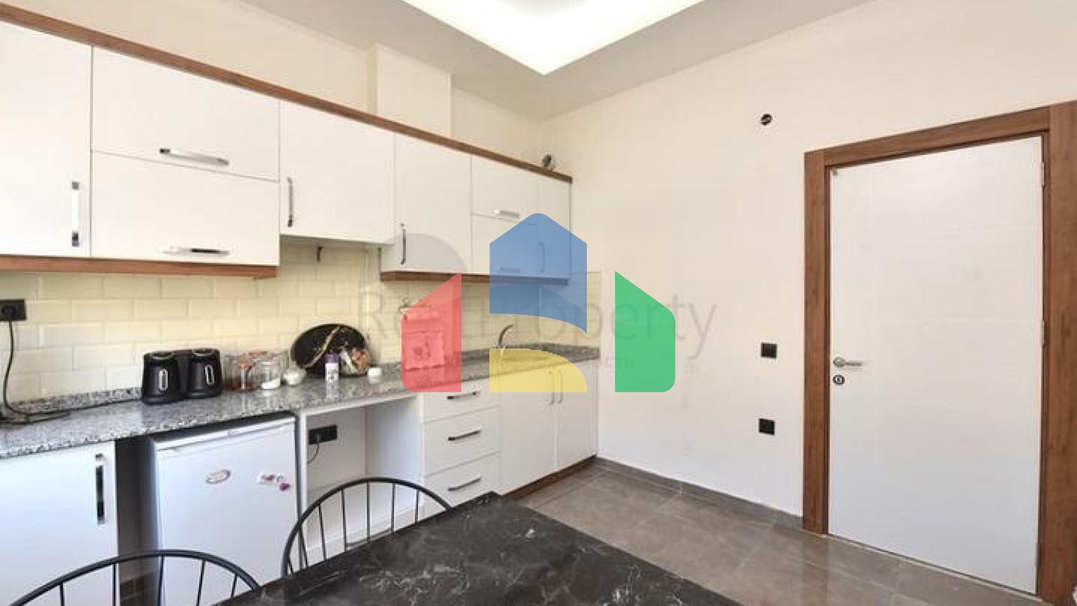 Розкішний офіс в центрі Аланії