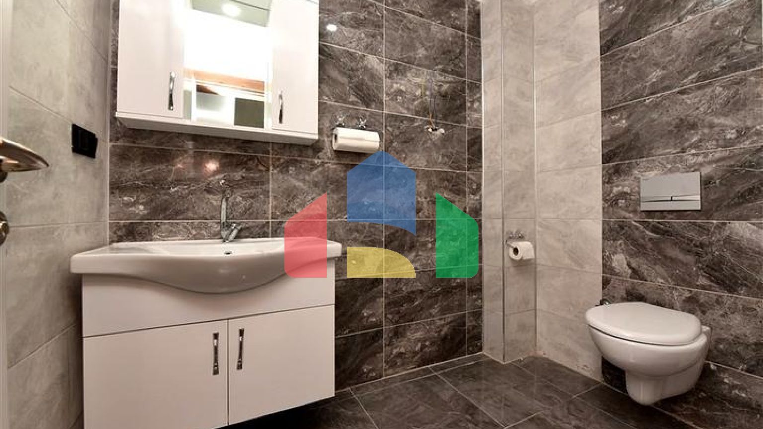 Розкішний офіс в центрі Аланії