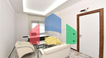 Розкішний офіс в центрі Аланії