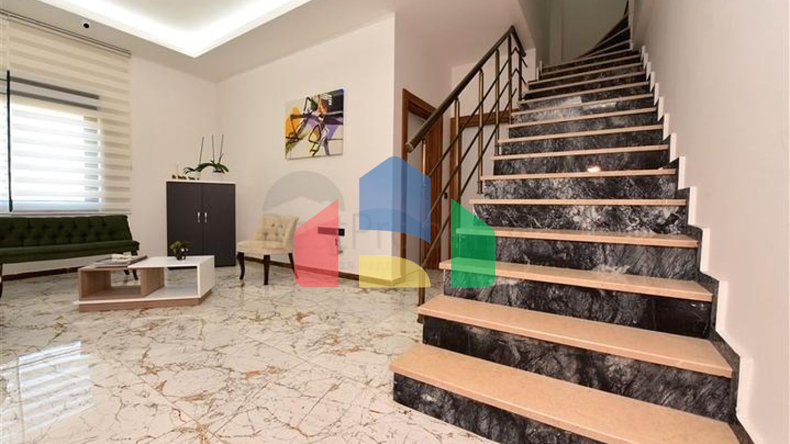 Розкішний офіс в центрі Аланії