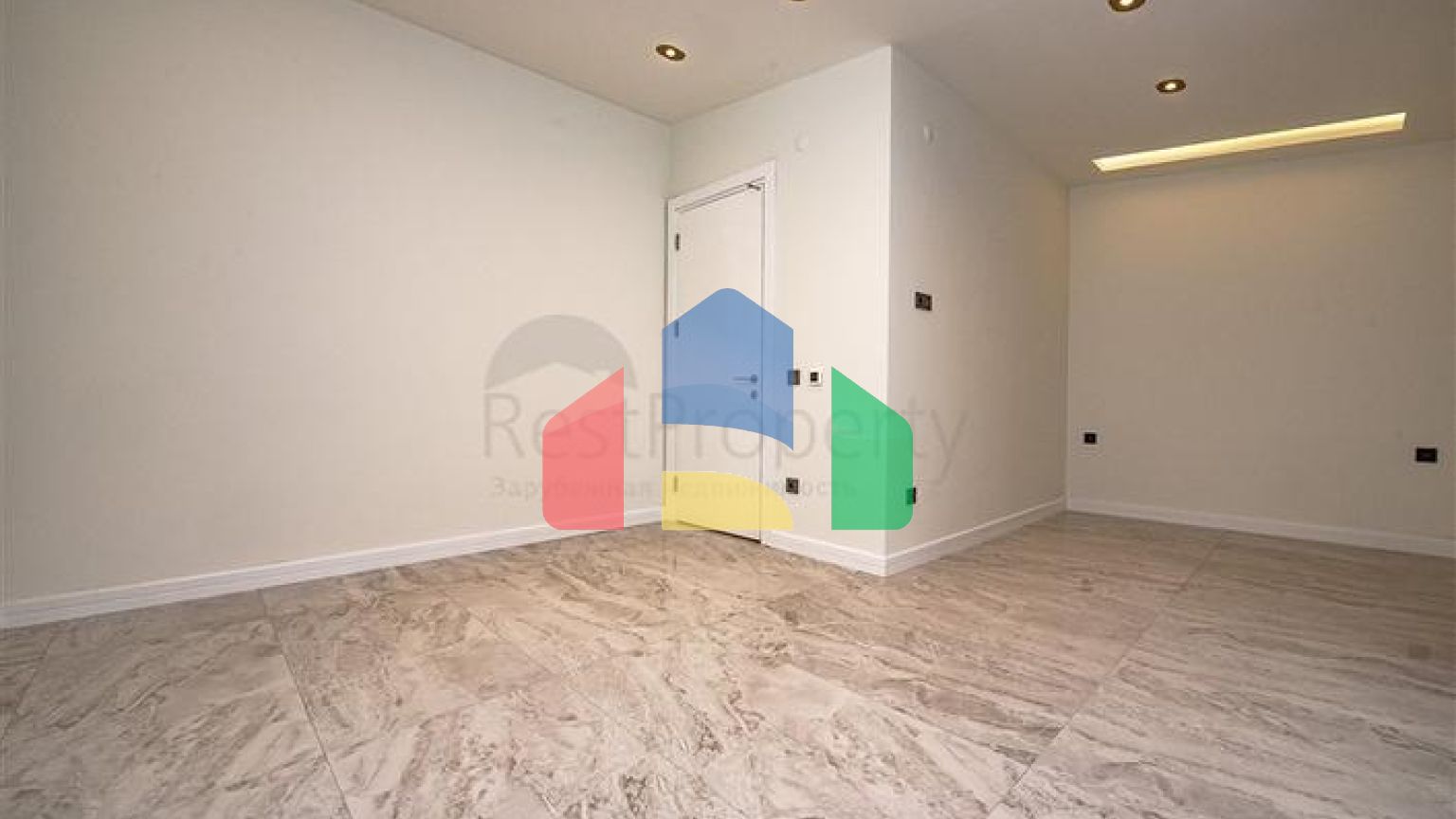 Пентхаус 3+1 в центре Алании с потрясающими видовыми характеристиками