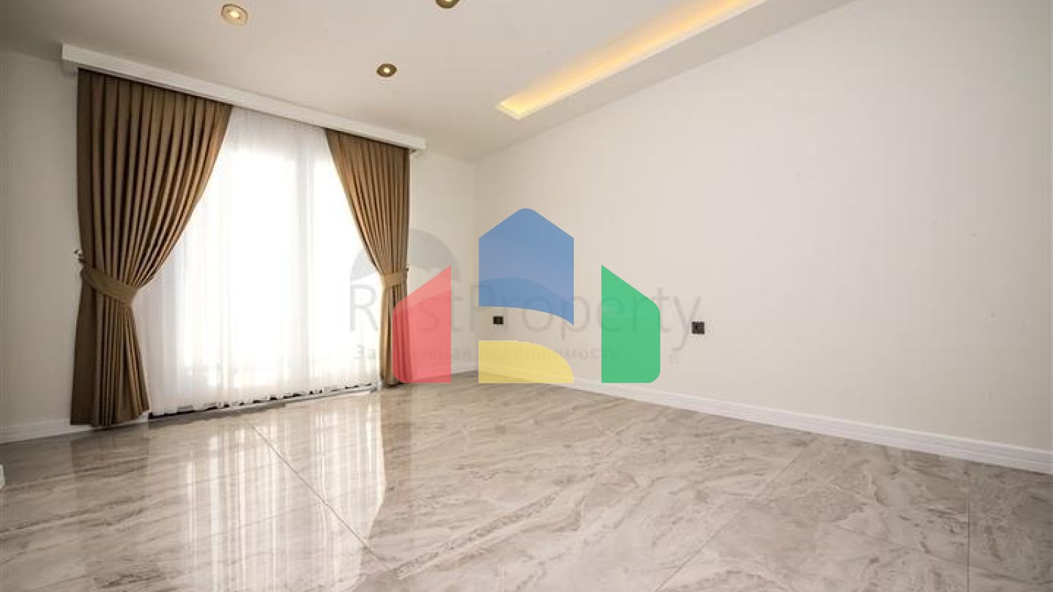 Пентхаус 3+1 в центре Алании с потрясающими видовыми характеристиками