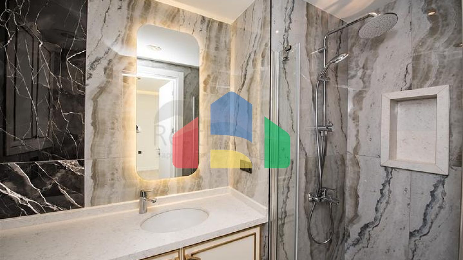 Пентхаус 3+1 в центре Алании с потрясающими видовыми характеристиками