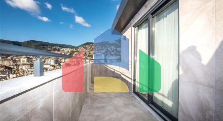 Пентхаус 3+1 в центре Алании с потрясающими видовыми характеристиками