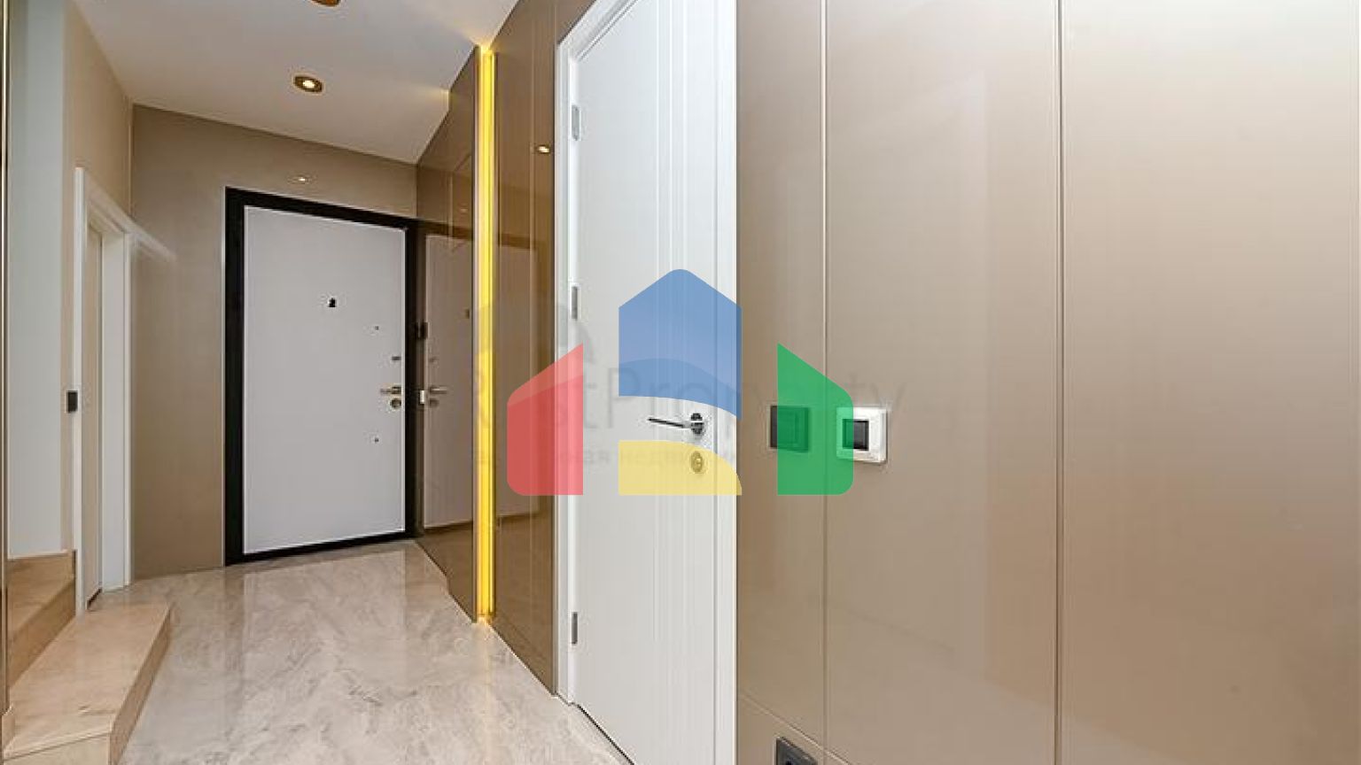 Пентхаус 3+1 в центре Алании с потрясающими видовыми характеристиками