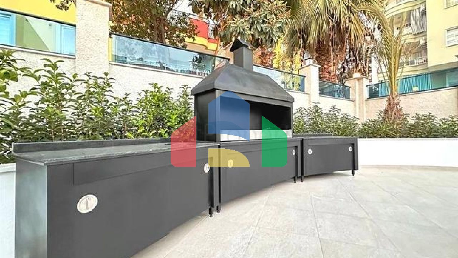 Пентхаус 3+1 в центре Алании с потрясающими видовыми характеристиками