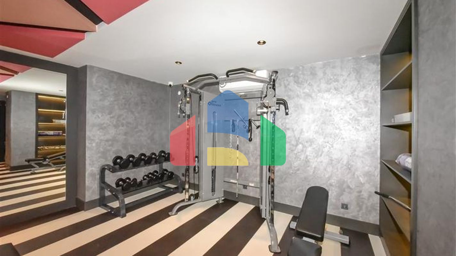 Пентхаус 3+1 в центре Алании с потрясающими видовыми характеристиками