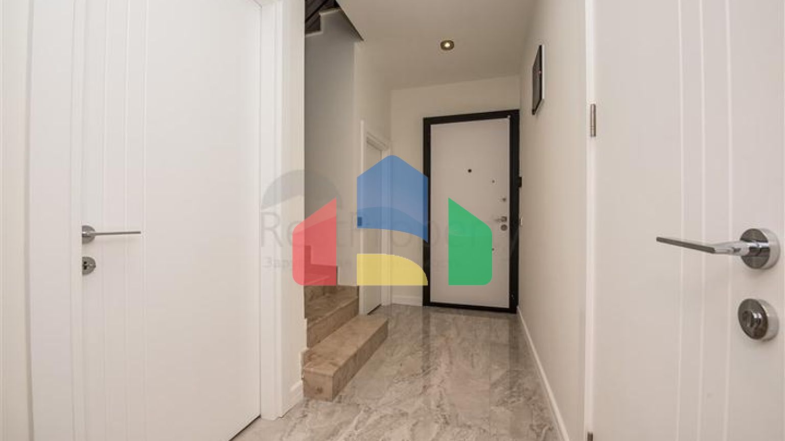 Пентхаус 3+1 в центре Алании с потрясающими видовыми характеристиками