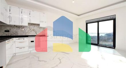 Two-bedroom apartment with stunning panoramic sea views