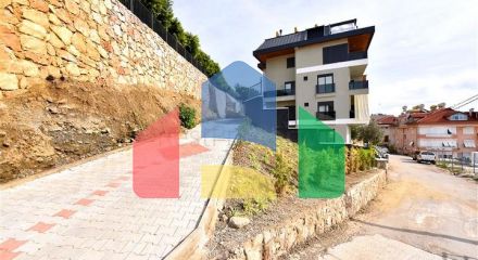 Two-bedroom apartment with stunning panoramic sea views