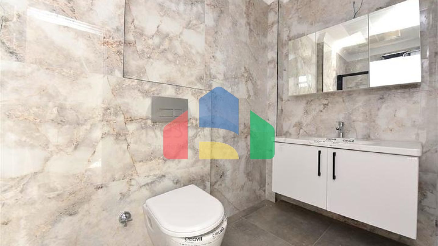 Трикімнатна квартира з шикарним панорамним видом на море