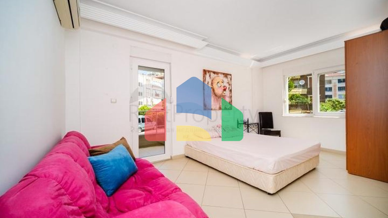 Простора квартира 3+1 в самому центрі Аланії