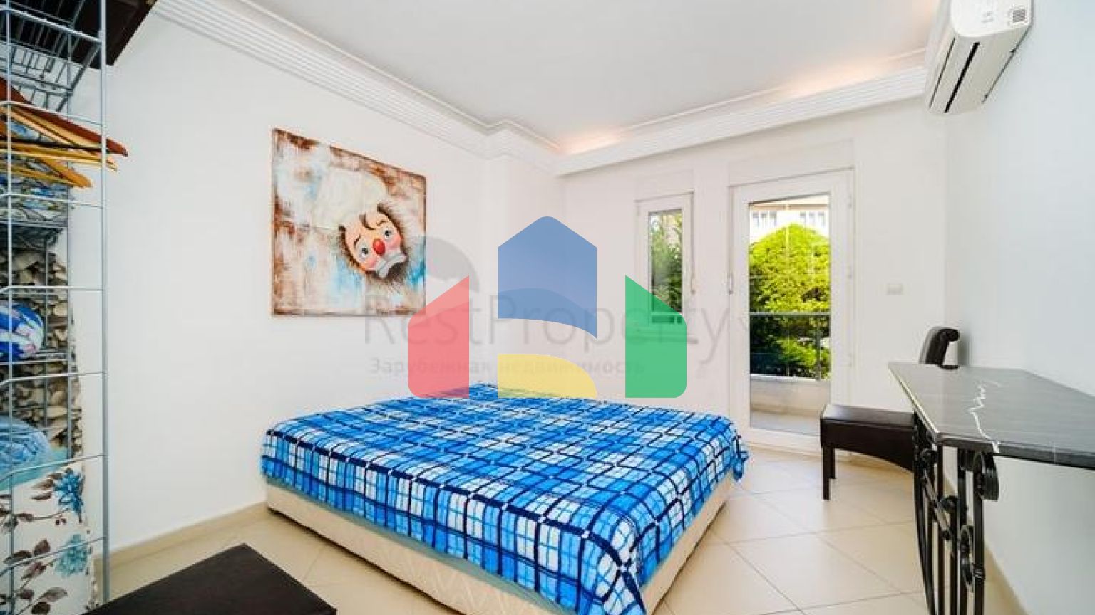 Простора квартира 3+1 в самому центрі Аланії