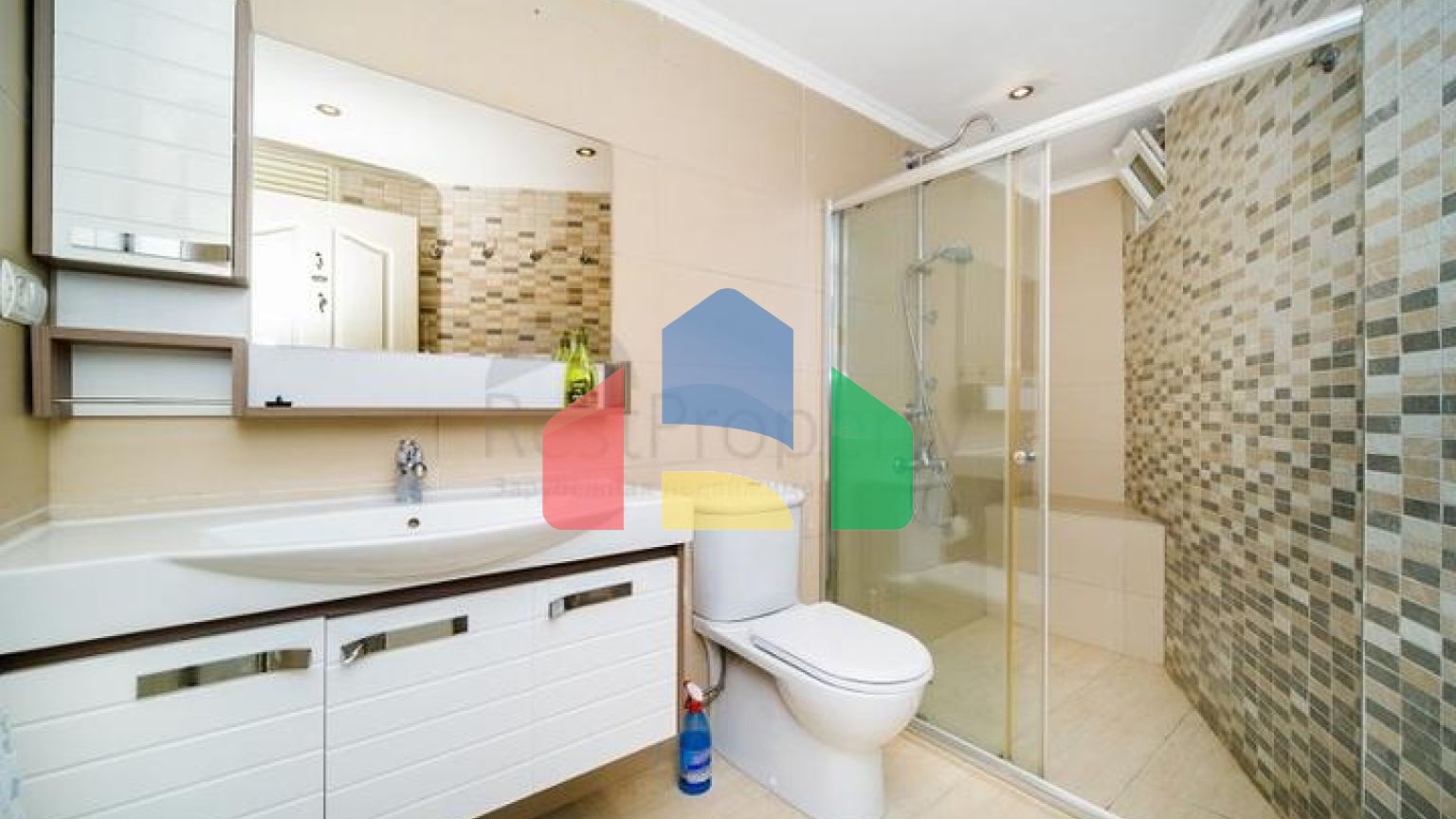 Простора квартира 3+1 в самому центрі Аланії