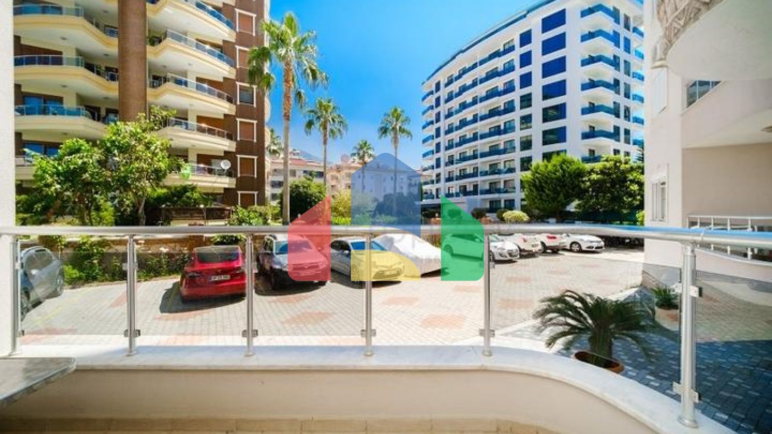 Простора квартира 3+1 в самому центрі Аланії