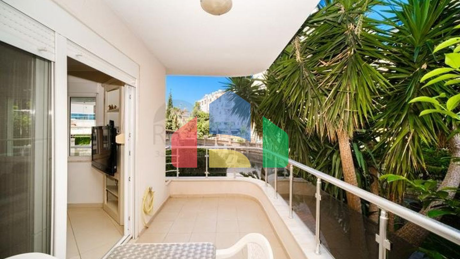 Простора квартира 3+1 в самому центрі Аланії