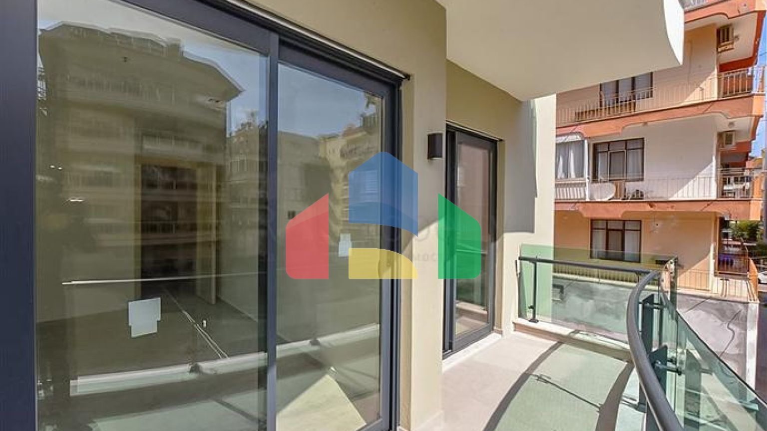 Квартира 2+1 в комплексе премиум класса в центре Алании