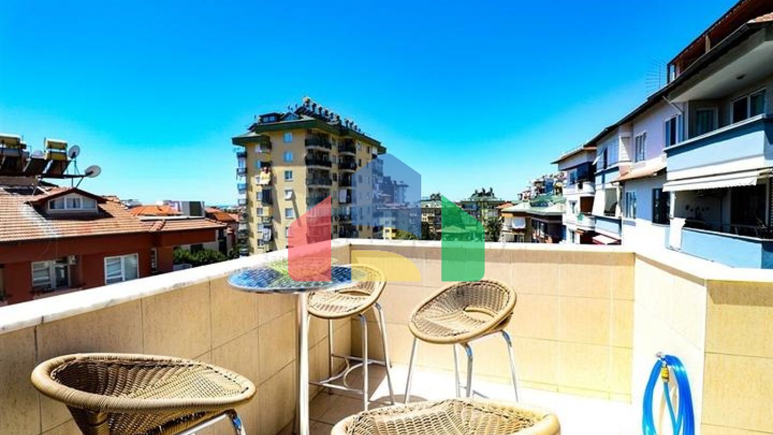 Квартира планировки 3+2 в центральном районе Алании