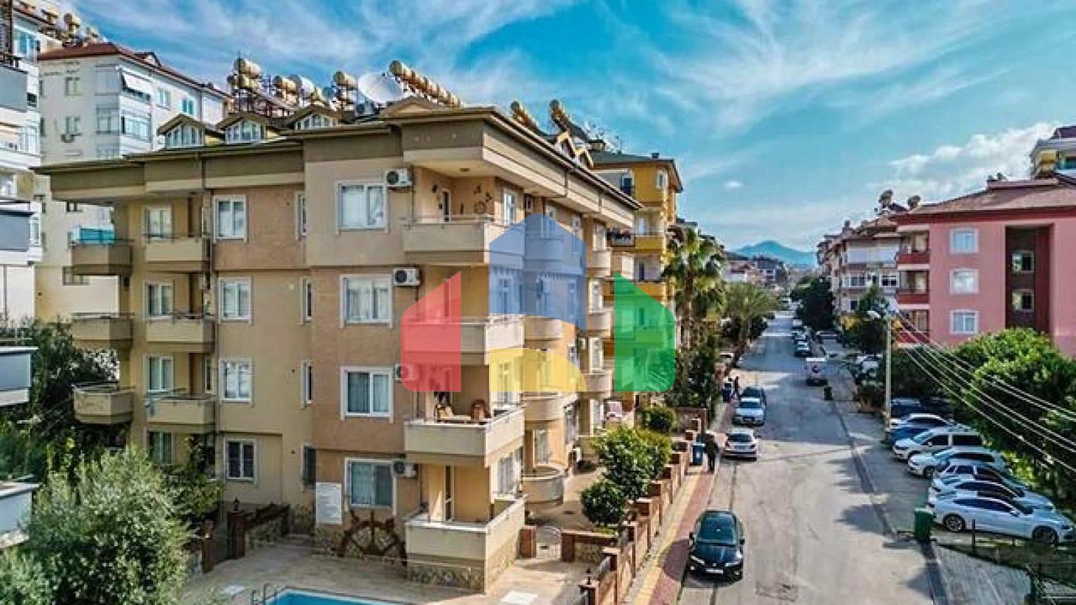 Квартира планировки 3+2 в центральном районе Алании