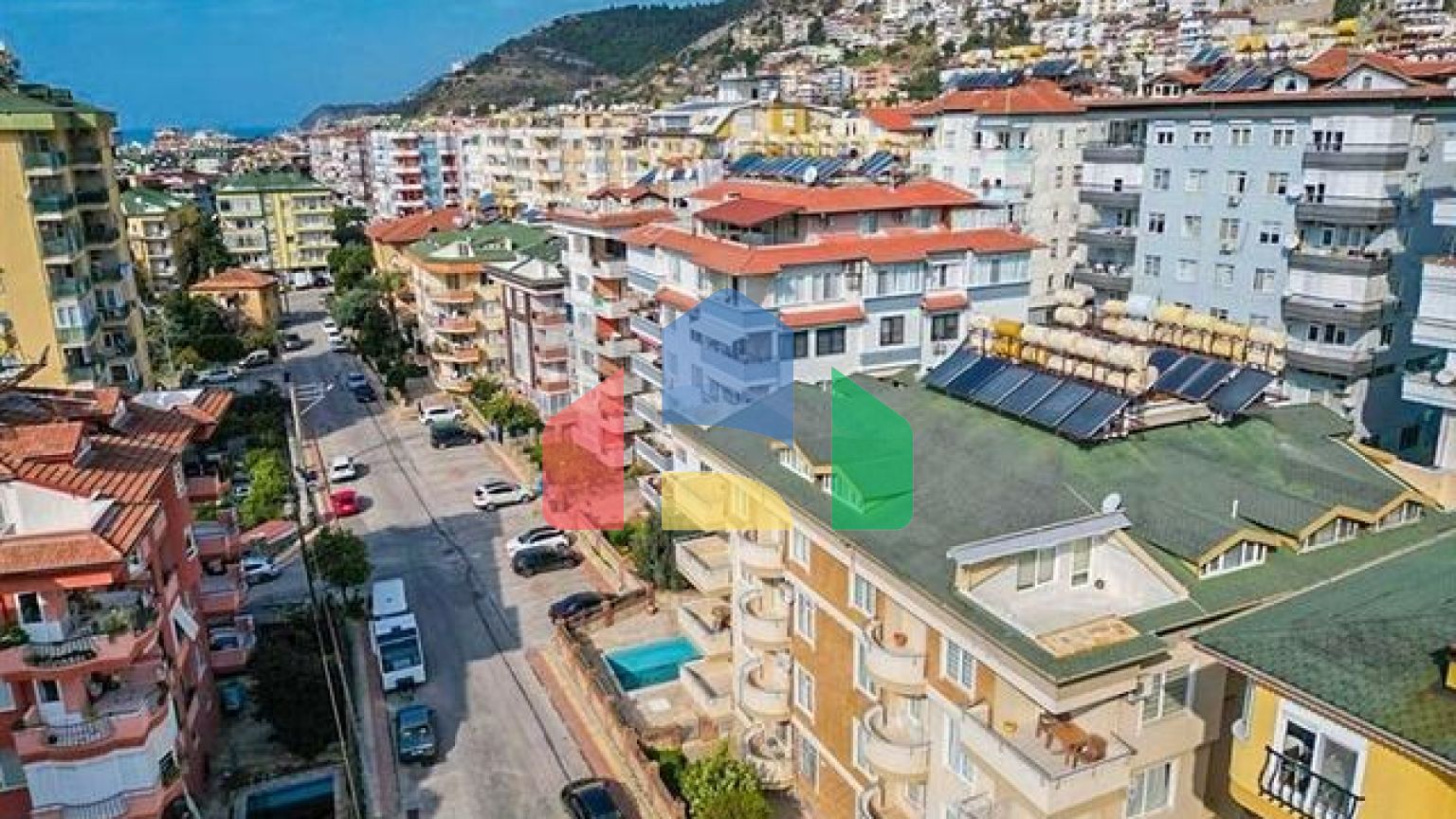 Квартира планировки 3+2 в центральном районе Алании