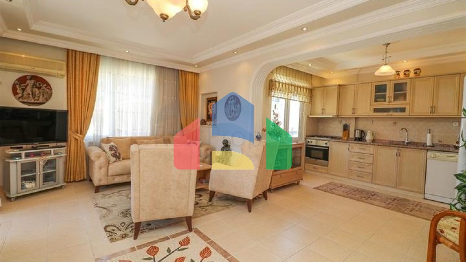 Квартира планировки 3+2 в центральном районе Алании