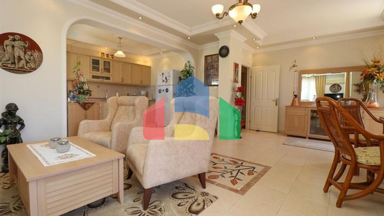 Квартира планировки 3+2 в центральном районе Алании