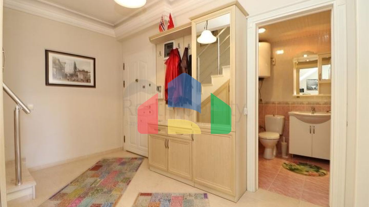 Квартира планировки 3+2 в центральном районе Алании