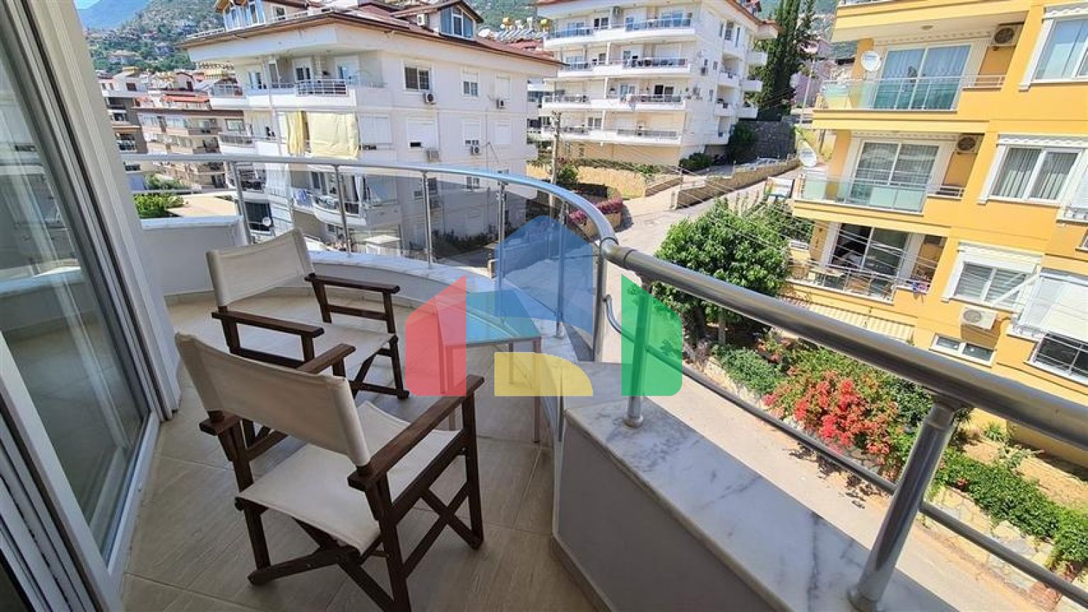 Пентхаус 4+1 с видом на море в самом центре Алании