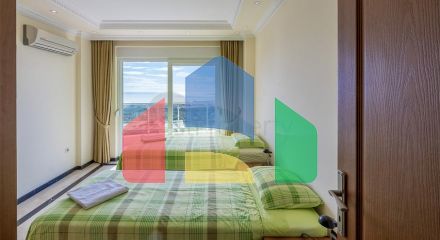 Furnished 4+1 penthouse with sea view in the center of Alanya