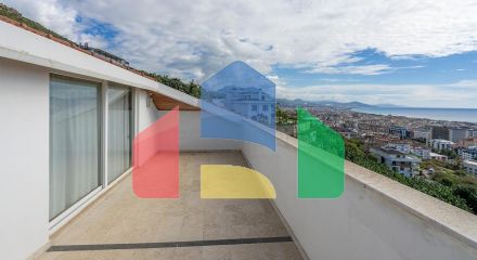 Furnished 4+1 penthouse with sea view in the center of Alanya
