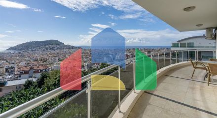 Furnished 4+1 penthouse with sea view in the center of Alanya
