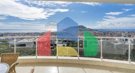 Furnished 4+1 penthouse with sea view in the center of Alanya