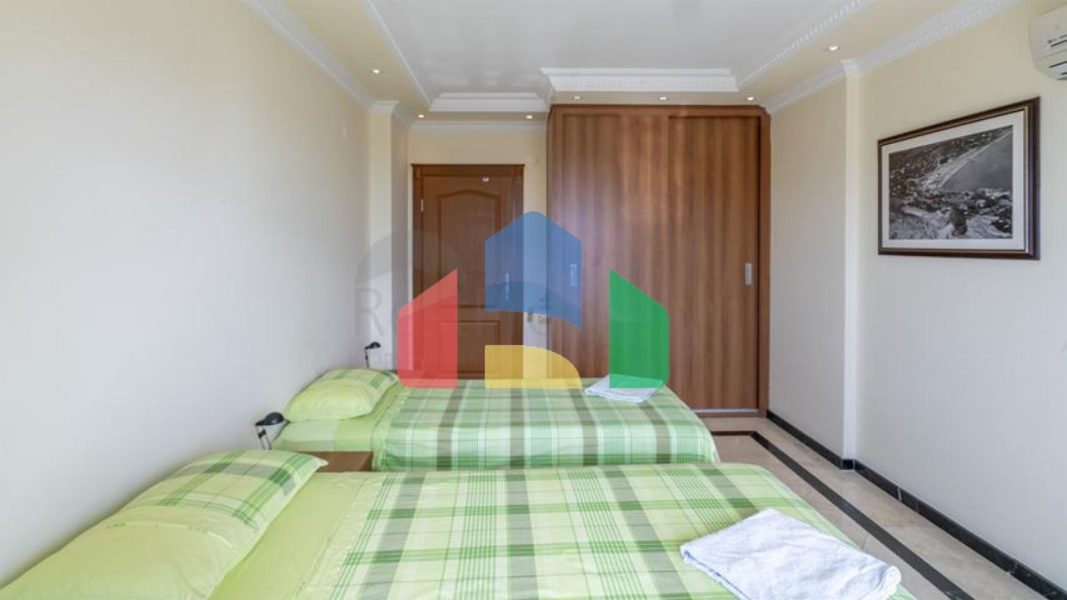 Меблированный пентхаус 4+1 с видом на море в центре Алании