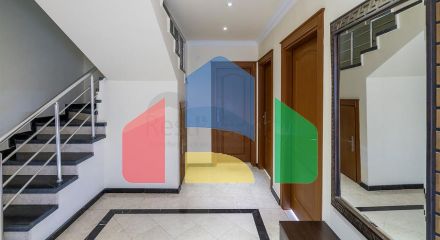 Меблированный пентхаус 4+1 с видом на море в центре Алании