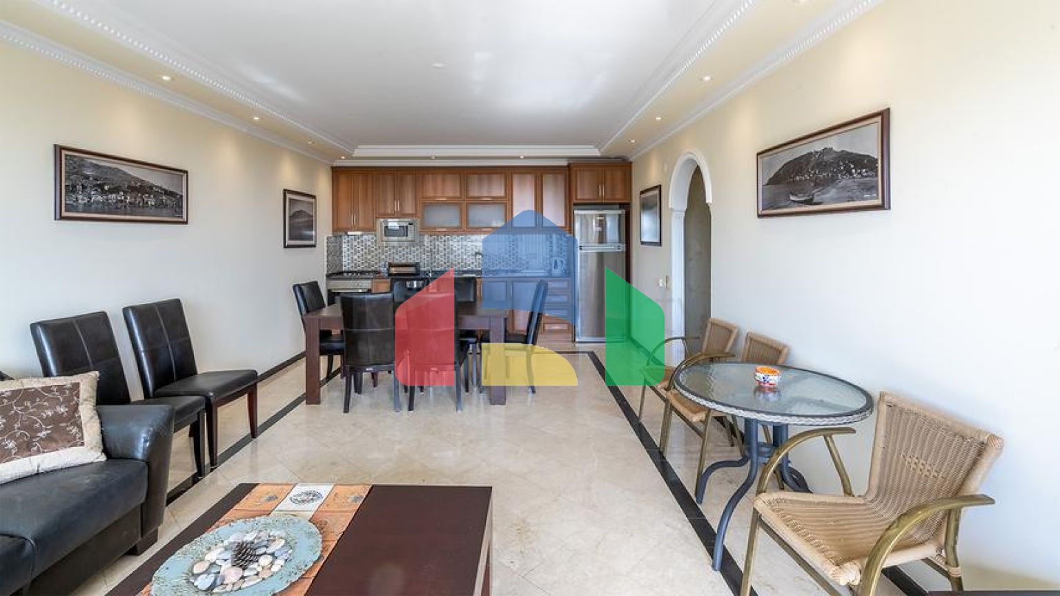 Меблированный пентхаус 4+1 с видом на море в центре Алании