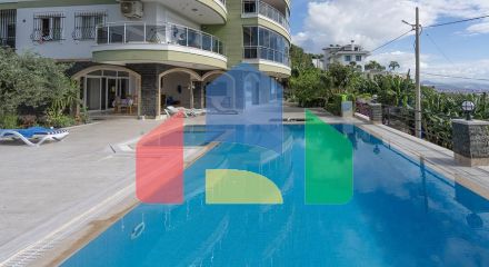 Меблированный пентхаус 4+1 с видом на море в центре Алании