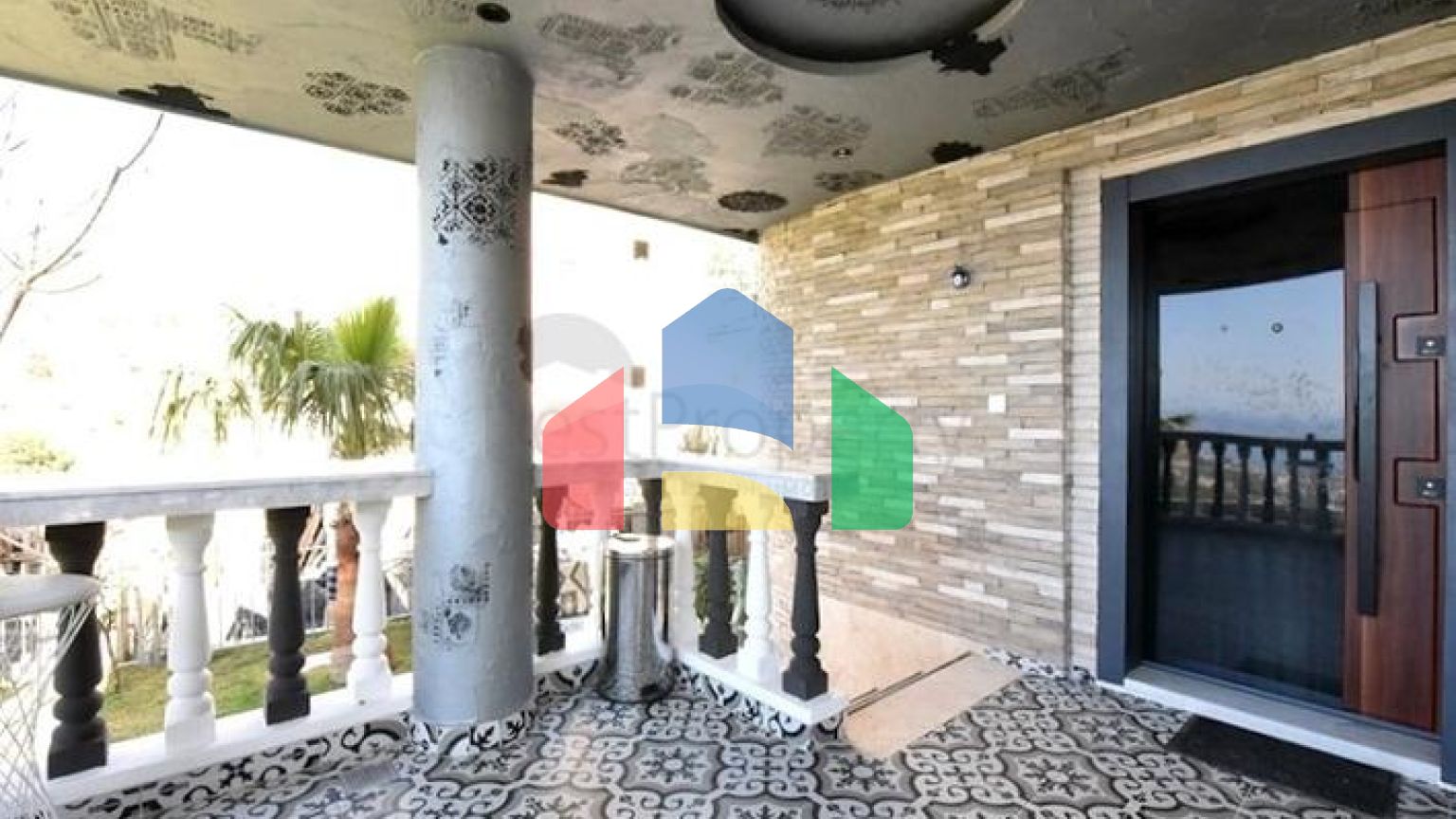 Вілла 3+1 в центрі Аланії