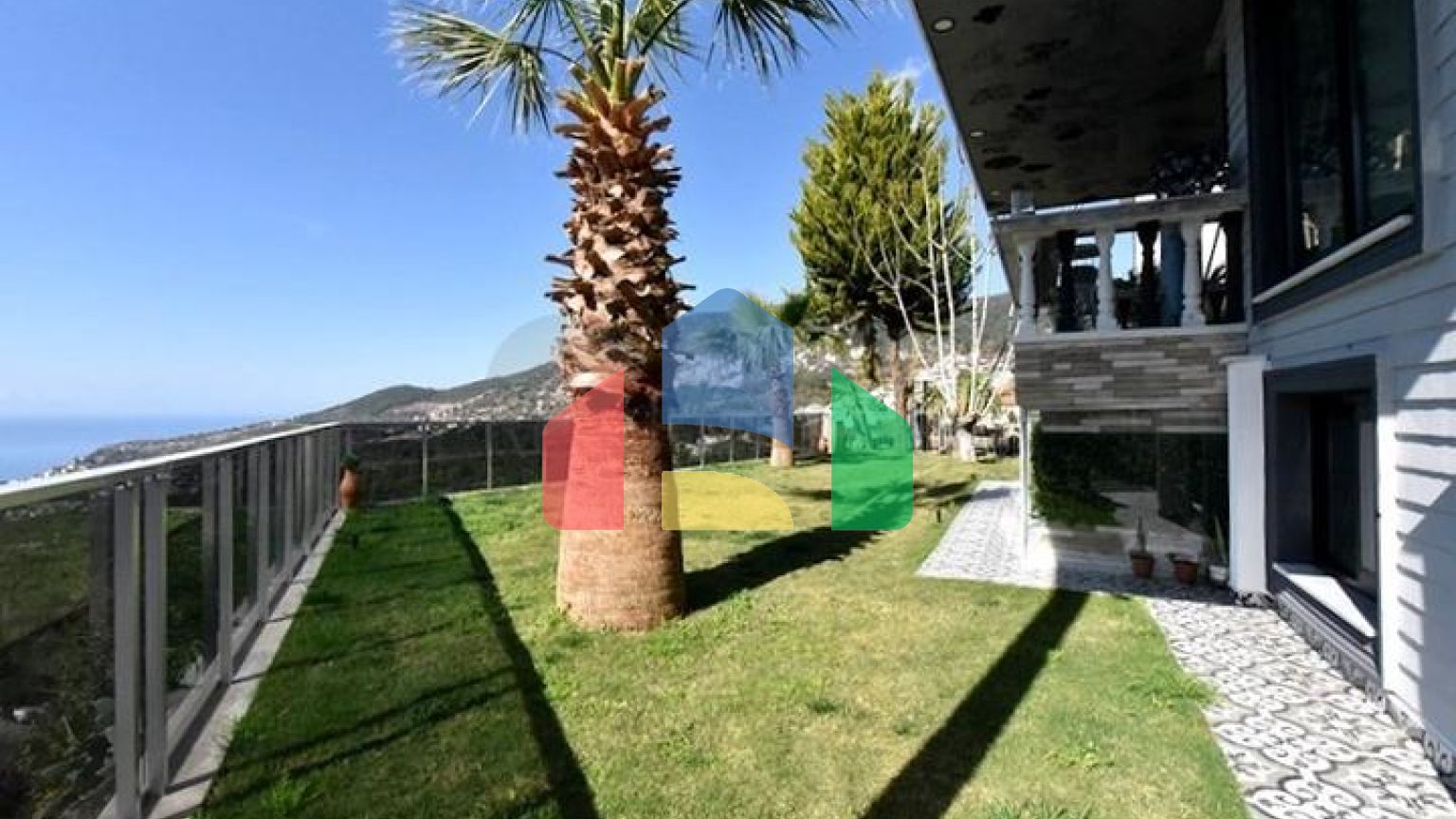 Вілла 3+1 в центрі Аланії