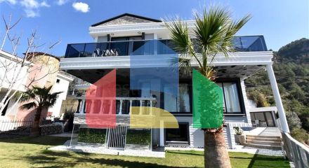 Вілла 3+1 в центрі Аланії