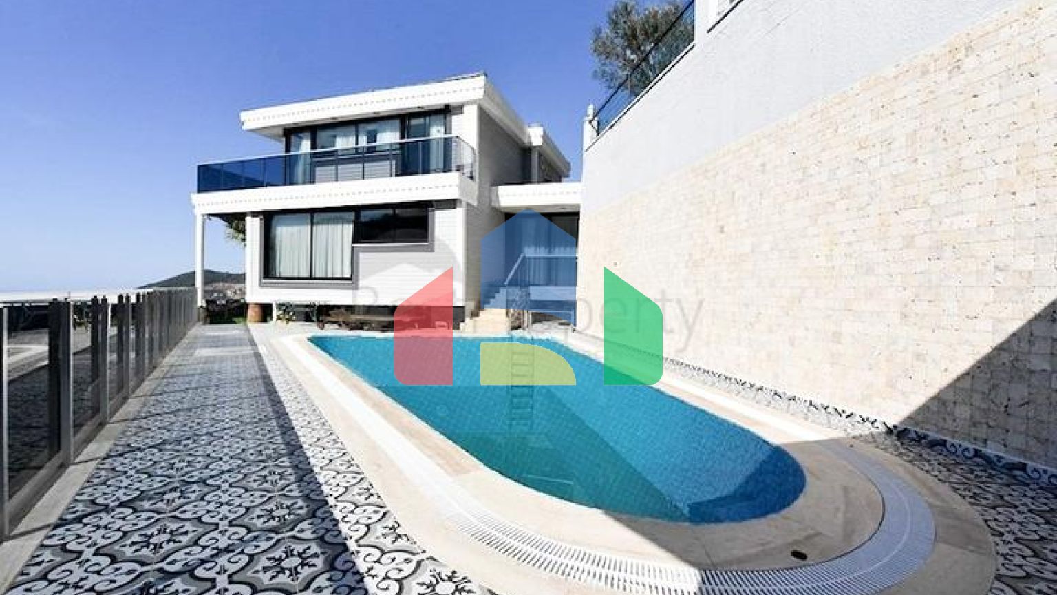 Вілла 3+1 в центрі Аланії