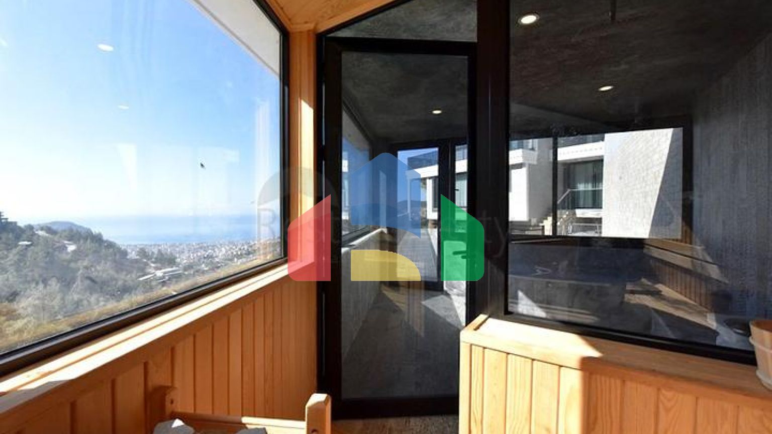 Вілла 3+1 в центрі Аланії