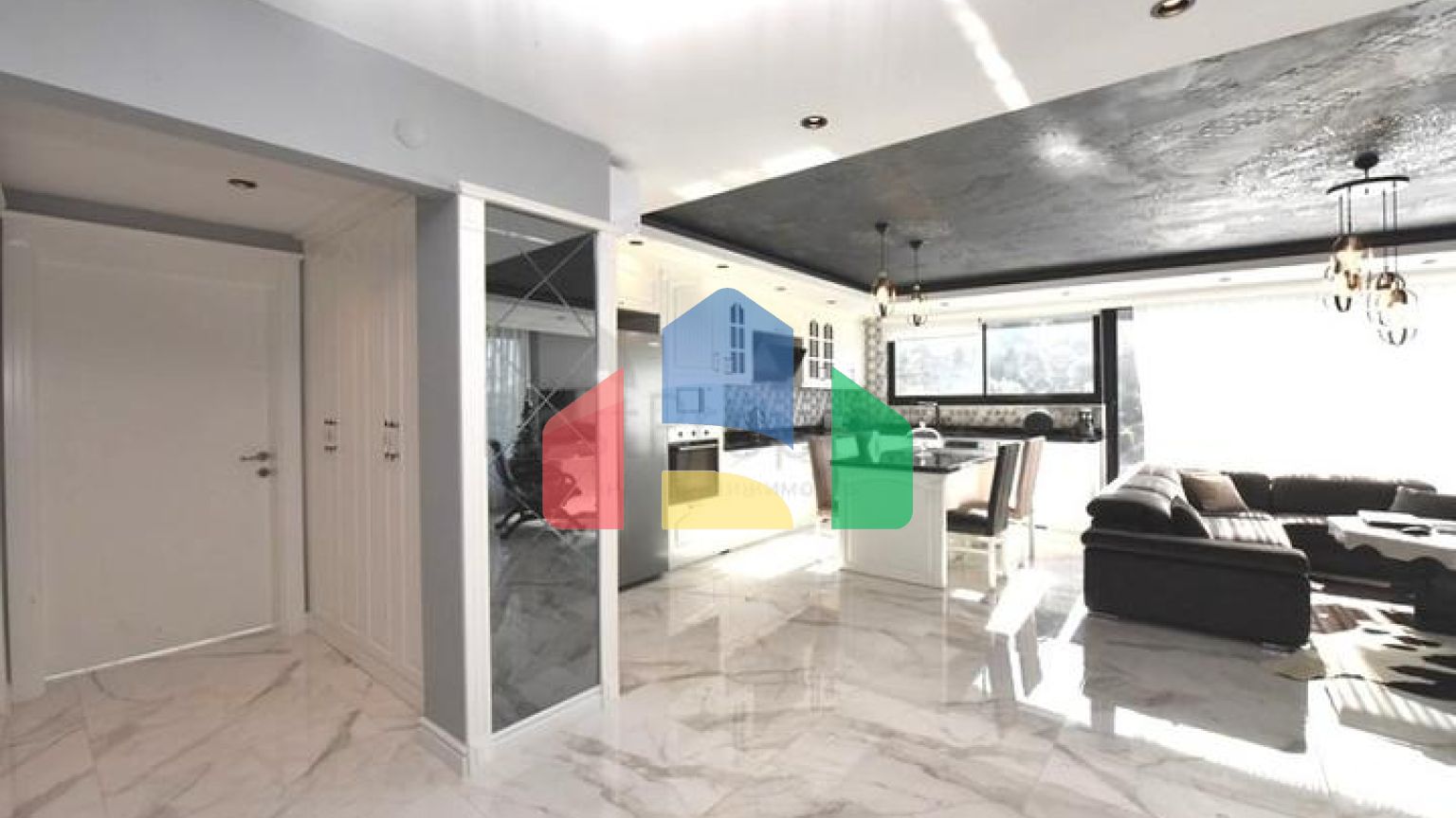 Вілла 3+1 в центрі Аланії