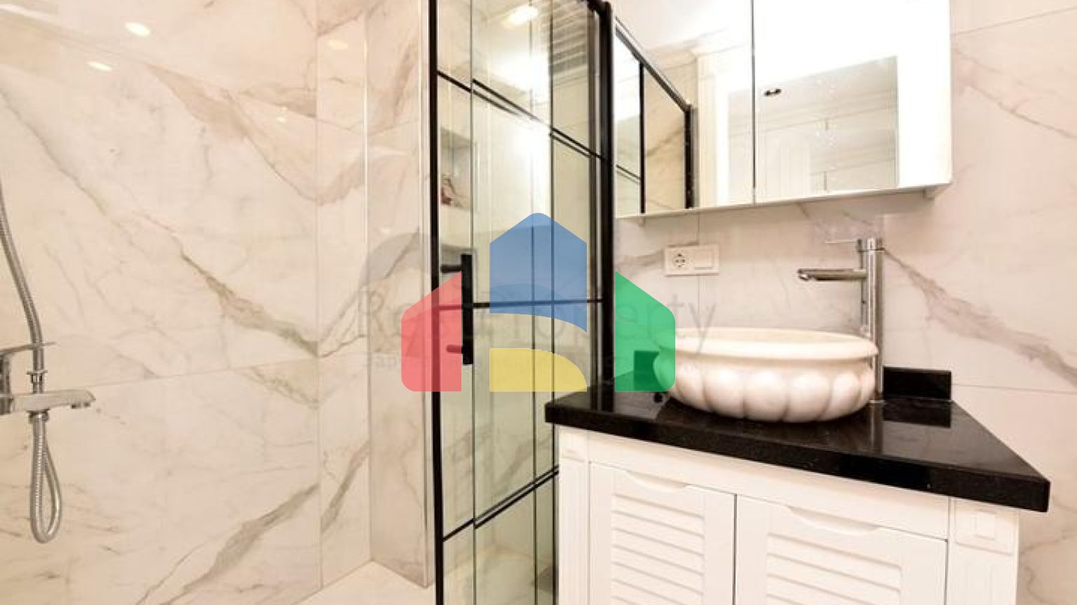 Вілла 3+1 в центрі Аланії