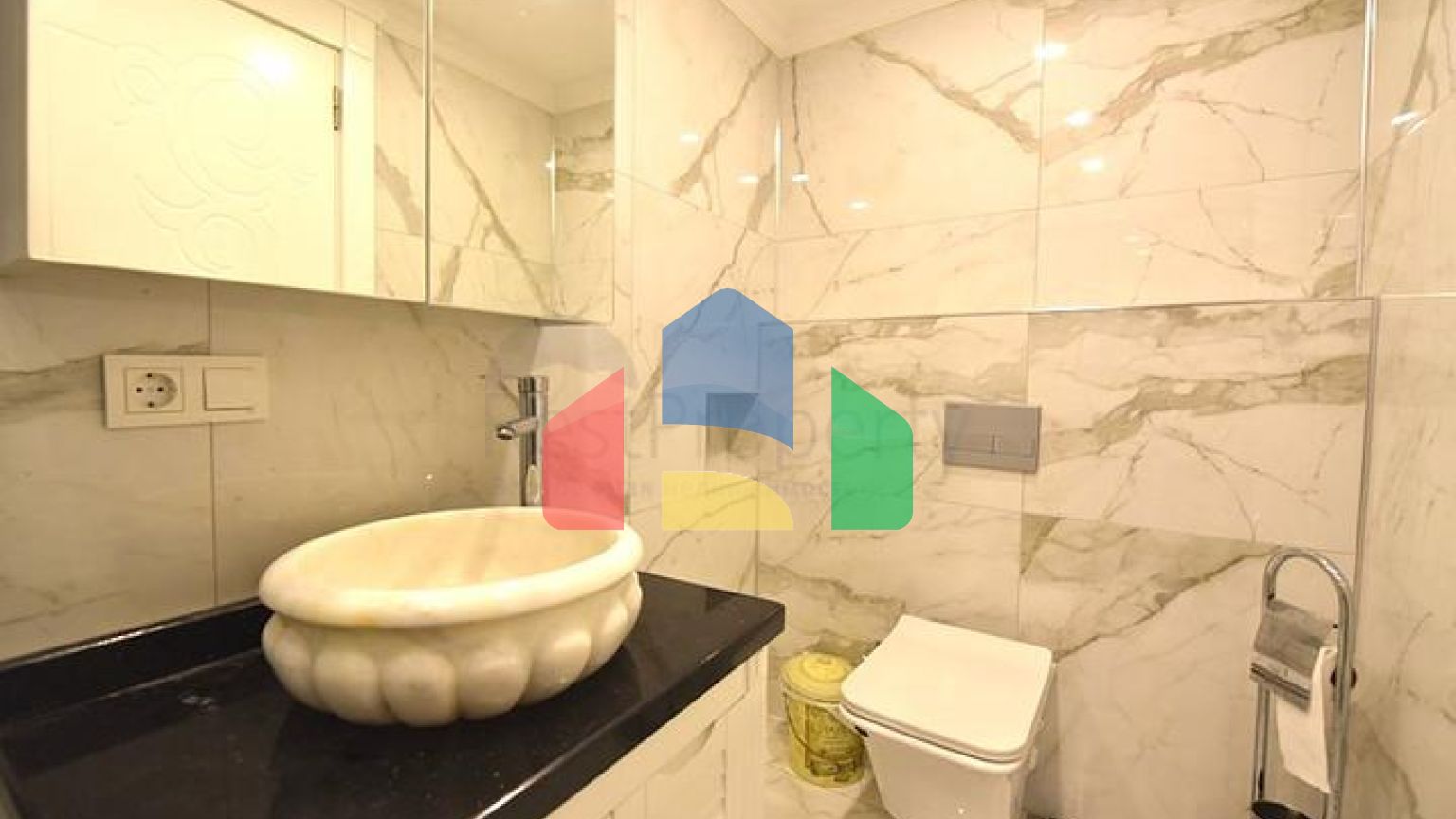 Вілла 3+1 в центрі Аланії