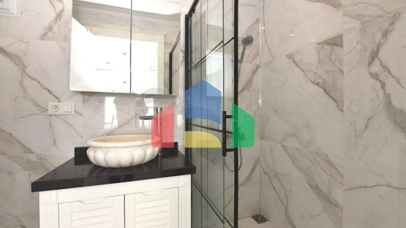 Вілла 3+1 в центрі Аланії