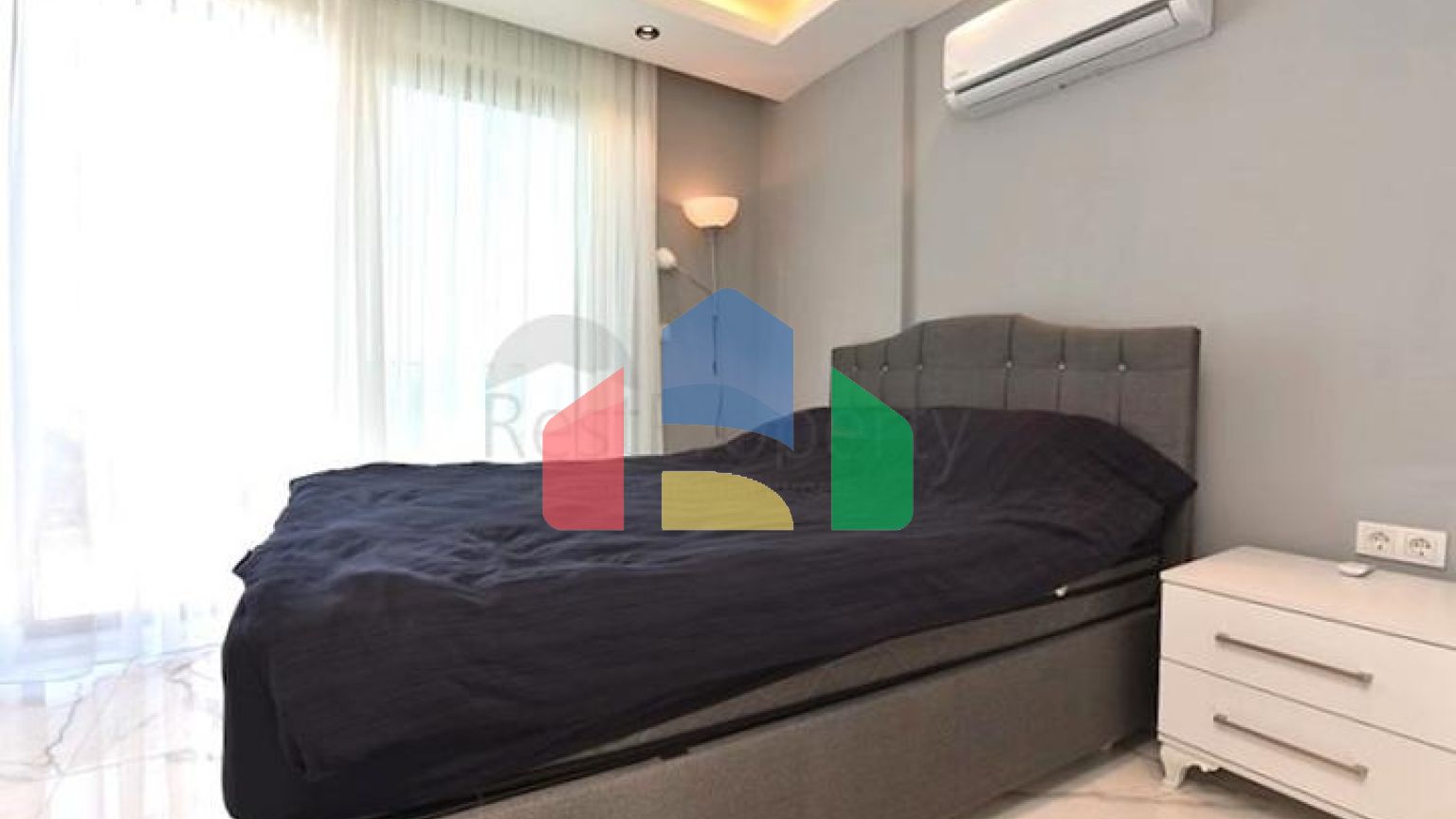 Вілла 3+1 в центрі Аланії