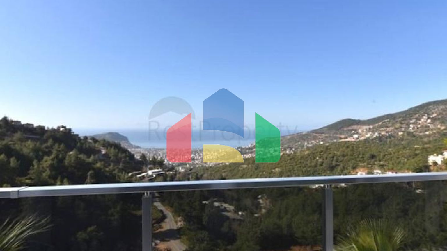 Вілла 3+1 в центрі Аланії