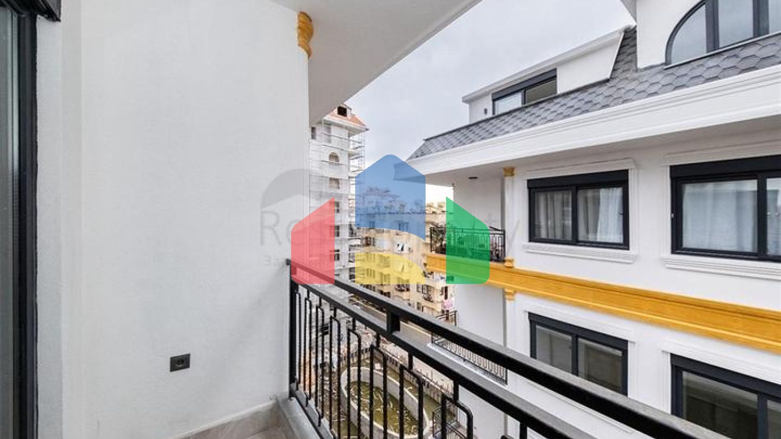 Пентхаус 3+1 в новом комплексе в центре Алании