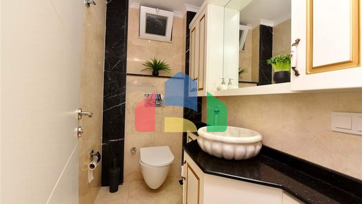 Мебльована вілла з панорамним видом в самому центрі Аланії