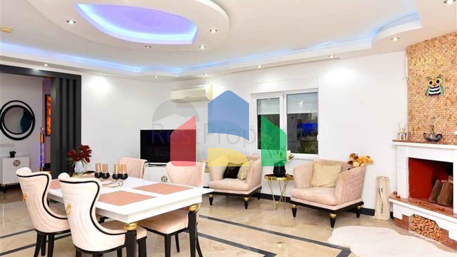 Мебльована вілла з панорамним видом в самому центрі Аланії